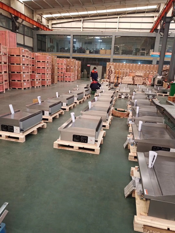 Heavy Equipment In Kitchen - เตากริลล์แบบแบนขนาด 36 นิ้ว 3 หัวเตา สำหรับเชิงพาณิชย์,