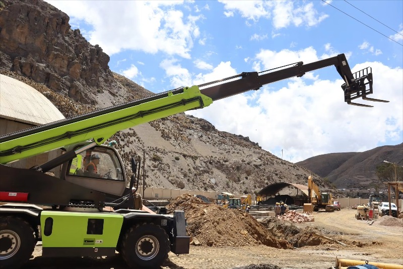 รถยกเทเลแฮนด์เลอร์คุณภาพสูง ยี - Telescopic Handler Boom บทวิจารณ์และราคา